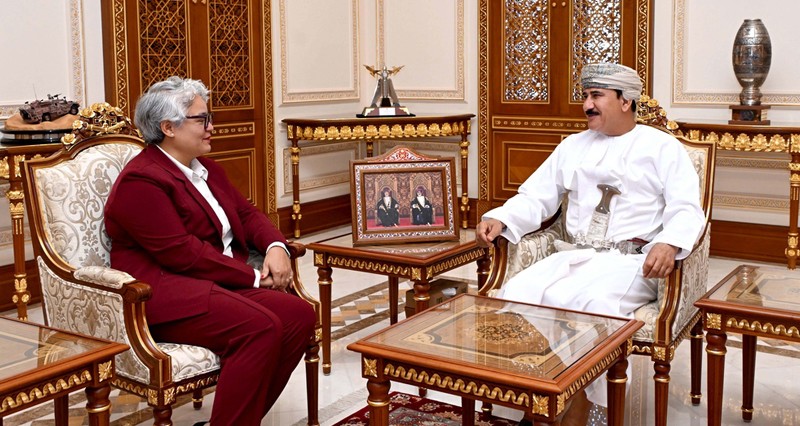 وزير المكتب السلطاني يستقبل السفيرة الأميركية ويودع سفيرة الأردن