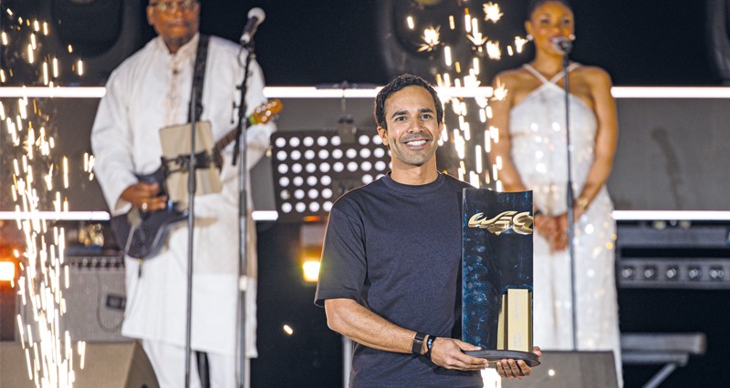 أحمد الحارثي يحصل على جائزة سائق العام فـي بطولة العالم للتحمل