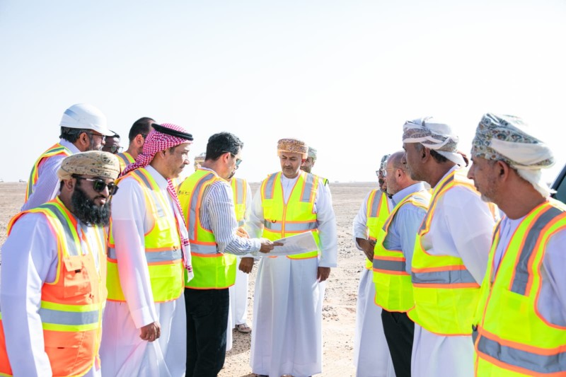 استعراض مراحل مشروع المنطقة الاقتصادية الخاصة بالظاهرة