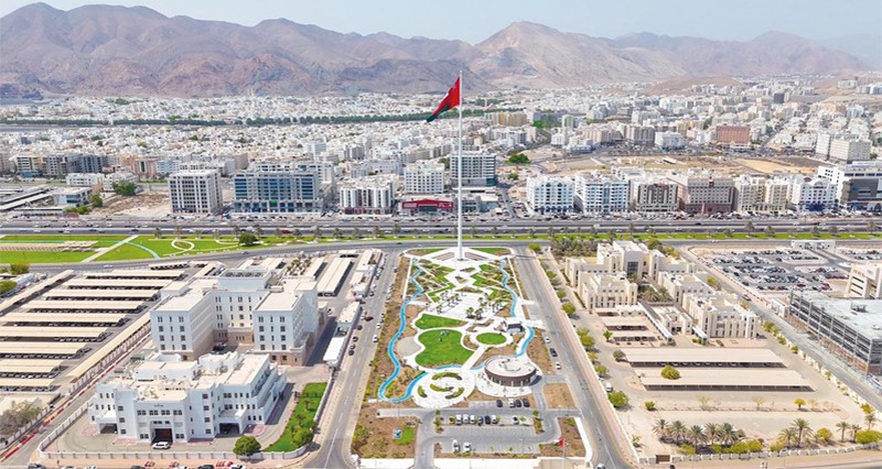 محافظة مسقط تواصل تنفيذ المشروعات التنموية لتعزيز التنمية الاقتصادية والحضرية وتحسين جودة الخدمات
