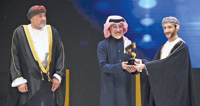 المهرجان السينمائي الخليجي ينطلق فـي مسقط ويحتفي بالرواد