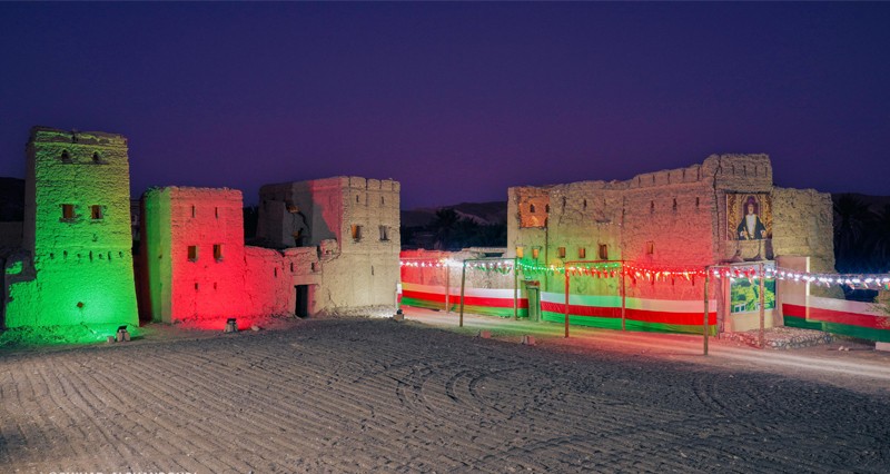 عبري تتوشح بالزينة ابتهاجا باليوم الوطني المجيد