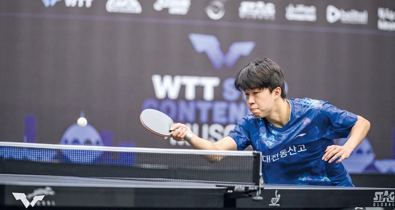 اليوم .. منافسات محتدمة مع بدء الدور الرئيسي لبطولة عمان الدولية التنافسية لكرة الطاولة