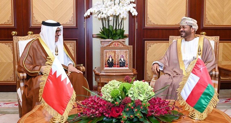 بدر بن حمد ووزير خارجية البحرين يتناولان تحضيرات المجلس الأعلى لـ(التعاون)