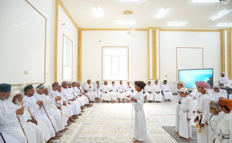 الاطلاع على المشاريع التنموية في جنوب الباطنة