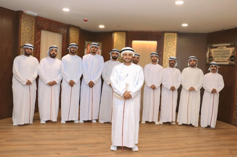 فرقة الصقور الحماسية العمانية تحط رحالها في أراضي البحرين