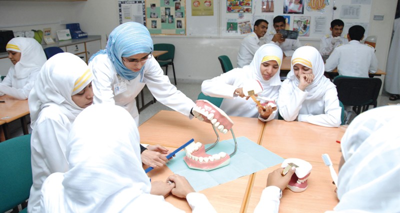 سلطنة عمان تبني نظاما صحيا متكاملا يواكب المستجدات العالمية ويركز على جودة الخدمات وصحة الإنسان كأولوية وطنية