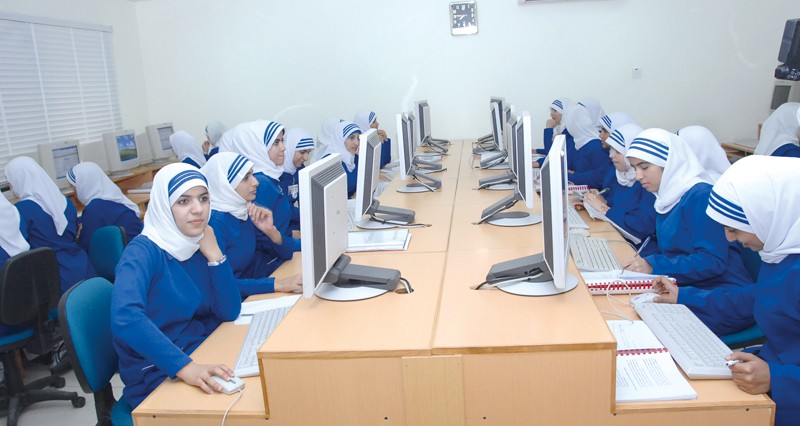 سلطنة عمان تبني نظاما صحيا متكاملا يواكب المستجدات العالمية ويركز على جودة الخدمات وصحة الإنسان كأولوية وطنية