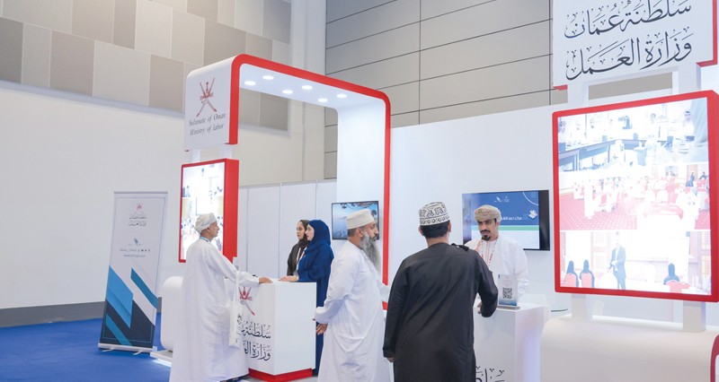 وزارة العمل تعمل على بناء سوق عمل ديناميكي ومستدام قائم على الكفاءة والإنتاجية