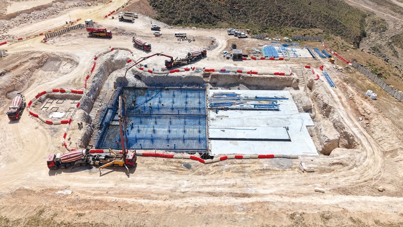 مشروعات للمياه والكهرباء والصرف الصحي فـي ظفار بتكلفة تتجاوز 137 مليون ريال عماني