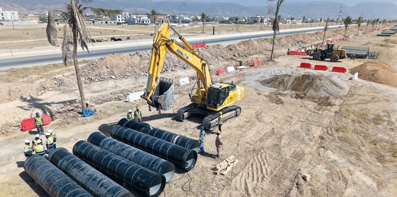 مشروعات للمياه والكهرباء والصرف الصحي فـي ظفار بتكلفة تتجاوز 137 مليون ريال عماني