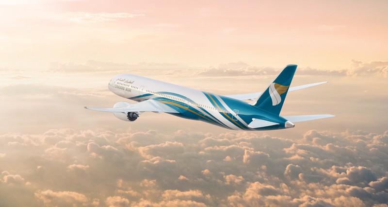 الطيران العماني يطلق عرضا خاصا باليوم الوطني لسلطنة عمان