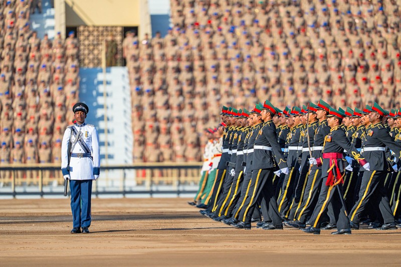 جلالةُ السُّلطان يشملُ برعايته السّامية الاستعراضَ العسكريَّ الكبيرَ بمناسبة اليوم الوطنيّ المجيد