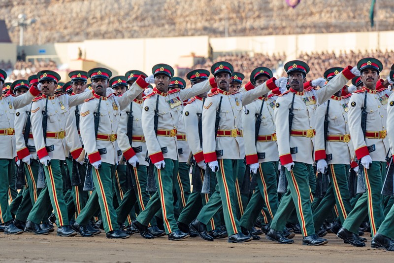 جلالةُ السُّلطان يشملُ برعايته السّامية الاستعراضَ العسكريَّ الكبيرَ بمناسبة اليوم الوطنيّ المجيد