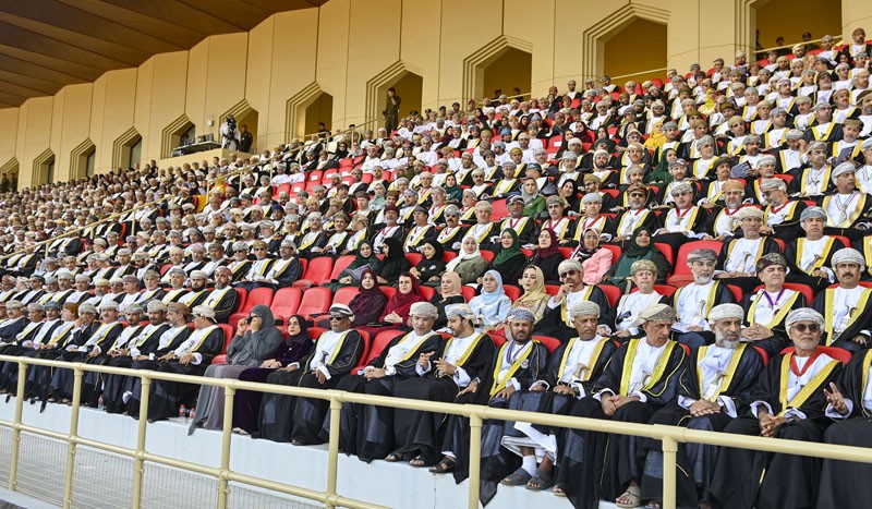 جلالةُ السُّلطان يشملُ برعايته السّامية الاستعراضَ العسكريَّ الكبيرَ بمناسبة اليوم الوطنيّ المجيد