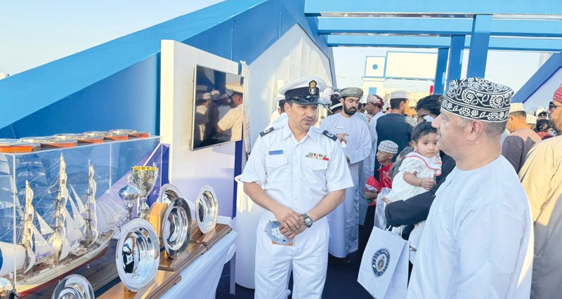 جلالة السلطان يشمل برعايته السامية استعراض الأسطول البحري 2025