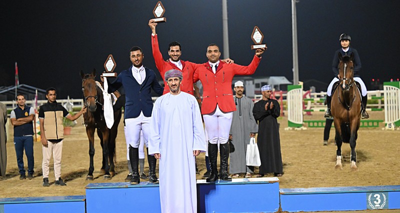 الخيالة السلطانية تتوج بلقب كأس اليوم الوطني لقفز الحواجز