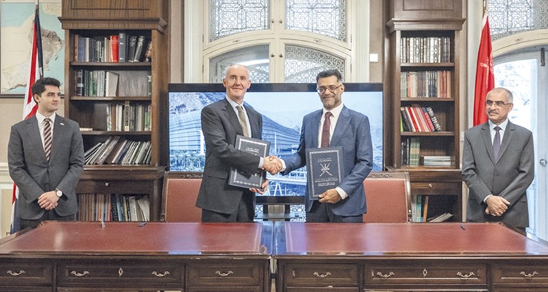 مذكرة تفاهم لتنفيذ دراسات علمية مشتركة لدراسة النباتات العمانية