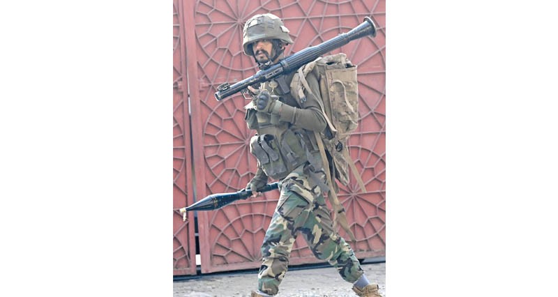 مقتل ثلاثة فـي هجوم انتحاري استهدف مقر شرطة الحدود الباكستانية