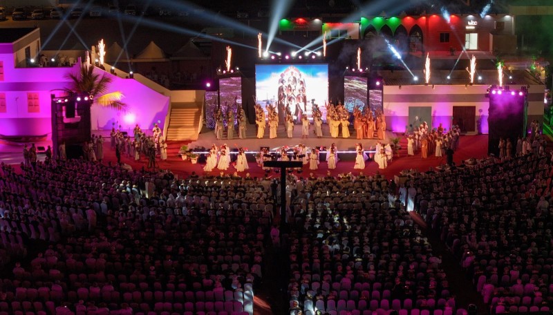 ظفار تحتفل باليوم الوطني بأوبريت يجسّد تأسيس الدولة البوسعيدية