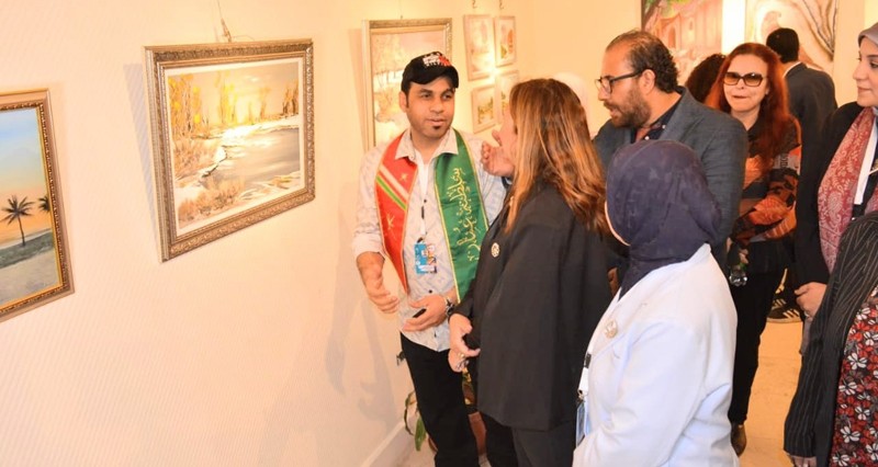 مشاركة عمانية تشكيلية بملتقى دولي بالقاهرة