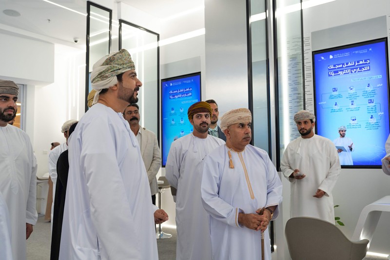 الاطلاع على خدمات صالة منصة عمان للأعمال في العريمي بوليفارد