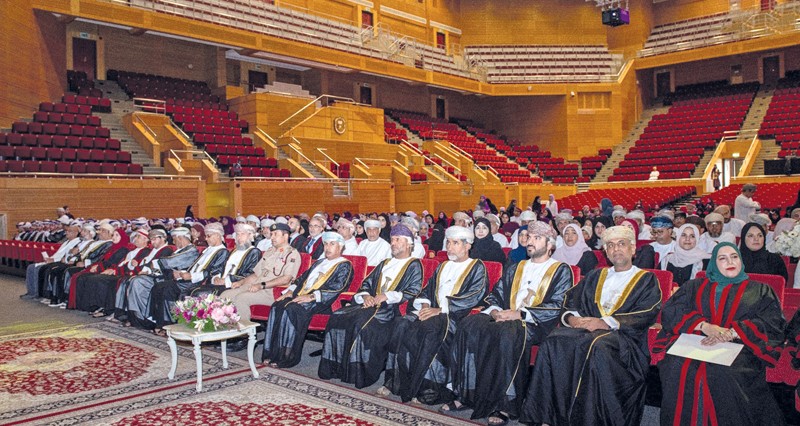 الدفعة الـ&laquo;36&raquo; يؤدون القسم الطبي والتمريضي