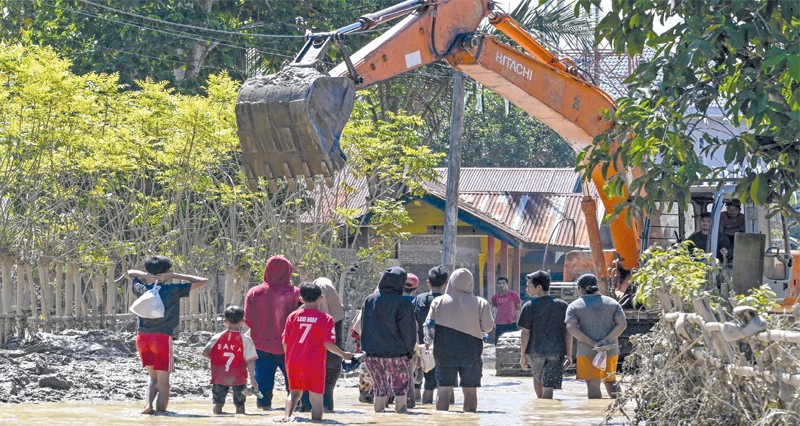 حصيلة وفيات الفيضانات فـي إندونيسيا وتايلاند وسريلانكا تتخطى الألف