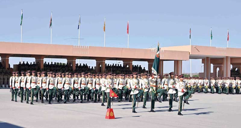 الجيش السلطاني العماني يحتفل بتخريج دفعات من الضباط