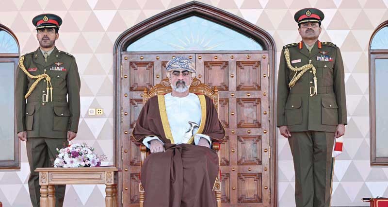 الجيش السلطاني العماني يحتفل بتخريج دفعات من الضباط