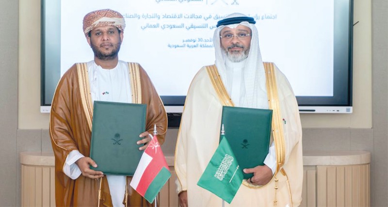 12 اتفاقية لربط سلاسل الإمداد بين المصانع العمانية والسعودية