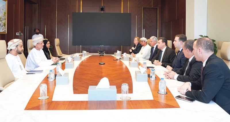 سلطنة عمان والجزائر تبحثان فرص تعزيز الشراكة فـي القطاعات الزراعية والسمكية والغذائية