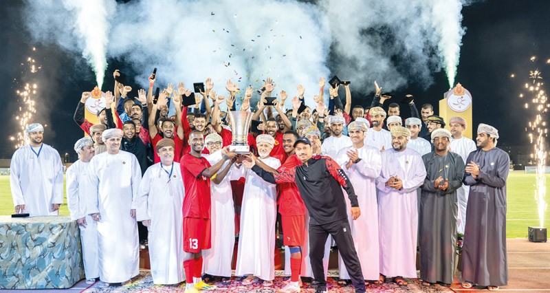فريق وحدة أمن شؤون البلاط السلطاني يتوج بالبطولة الكروية بمسقط