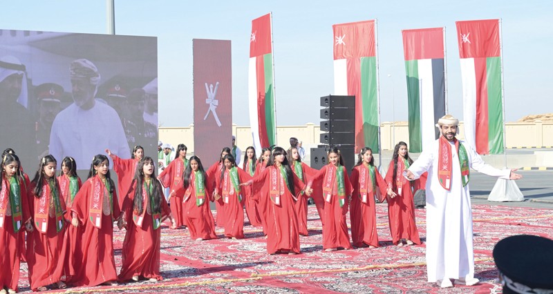 سلطنة عمان تشارك دولة الإمارات احتفالها بعيد الاتحاد الـ54