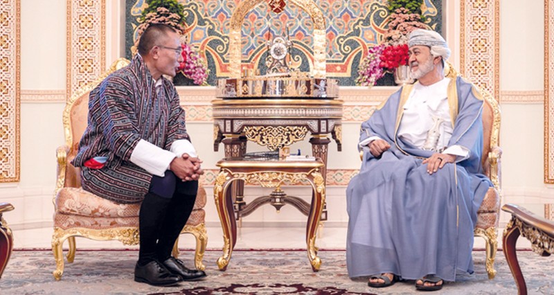 جلالة السلطان يتناول آفاق التعاون مع رئيس وزراء بوتان