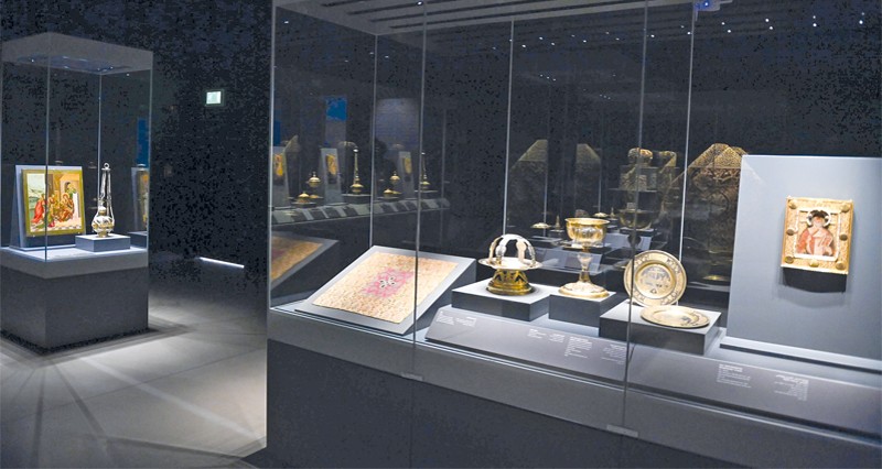 افتتاح معرض روسيا والشرق الأوسط احتفاء بالعلاقات العمانية الروسية