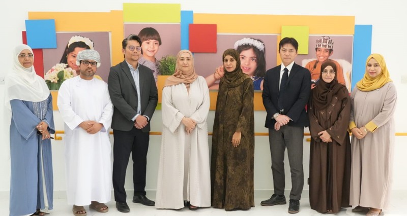 وفد شركة تحلية مياه مسقط يزور جمعية الأطفال ذوي الإعاقة