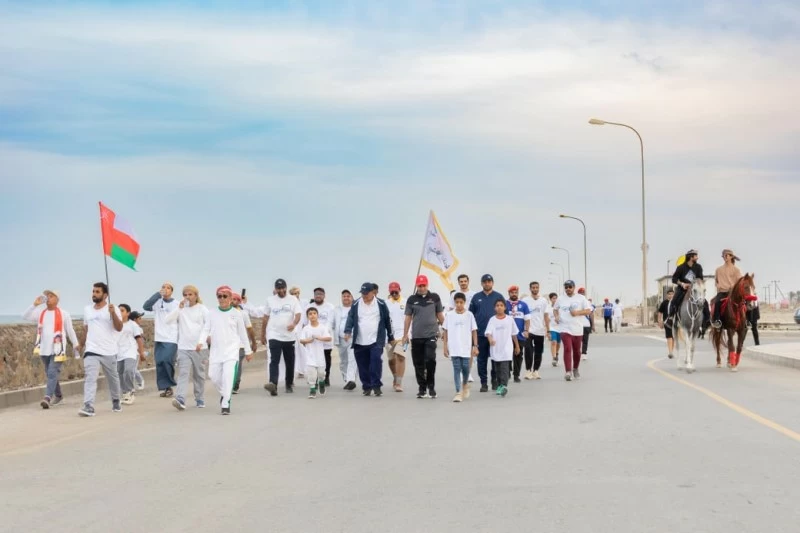 إقبال كبير على المشاركة في فعالية المشي بصحم