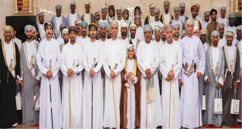 عرس جماعي حاشد بولاية بركاء يجسد التلاحم المجتمعي بمشاركة 210 عرسان