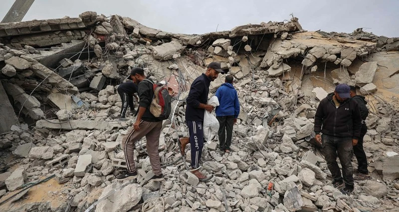 7 شهداء فـي تواصل خروقات وقف النار بغزة والاحتلال يوسع نطاق السيطرة فـي خان يونس