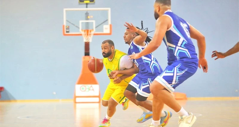 السيب يفوز على صلالة فـي الدوري العام لكرة السلة