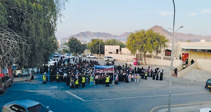 &laquo;على خطى الأجداد&raquo; مسير نسائي تراثي على دروب بهلاء