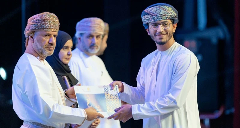 جامعة السلطان قابوس تكرم 875 من طلبتها المجيدين