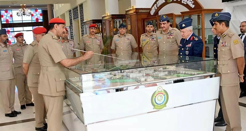 سلطنة عمان وتركيا تبحثان تعزيز التعاون العسكري