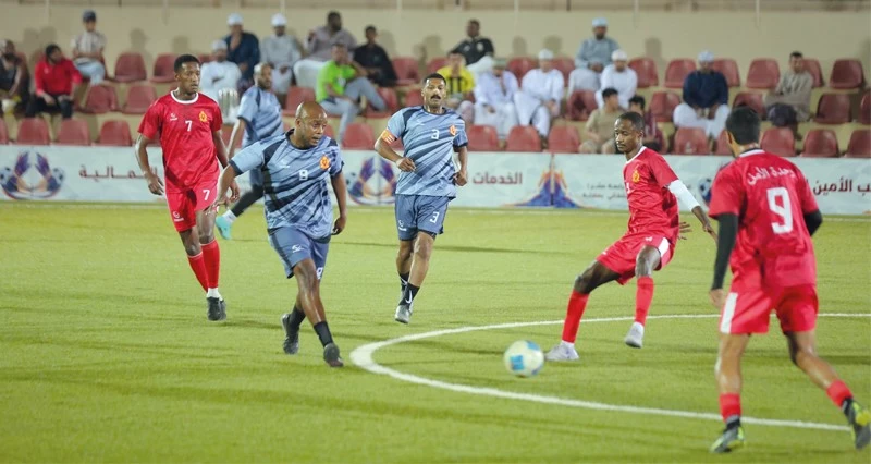 اليوم .. انطلاق الدور نصف النهائي من البطولة الكروية لوحدات شؤون البلاط السلطاني بصلالة