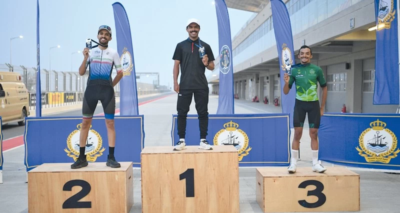 سلطنة عمان تحقق المركز الأول فـي بطولة الدراجات العسكرية بالكويت