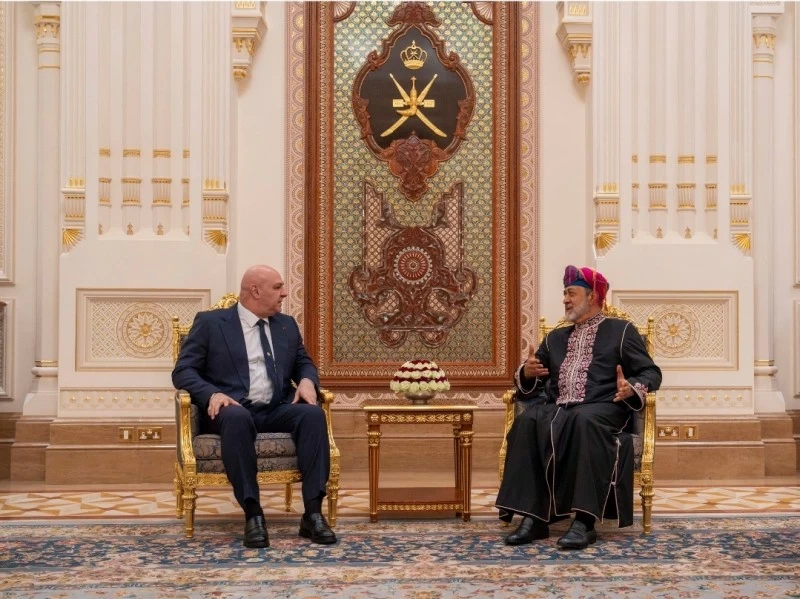 جلالةُ السُّلطان يُقيم مأدبة عشاء رسميّةً تكريمًا للرئيس اللُّبناني