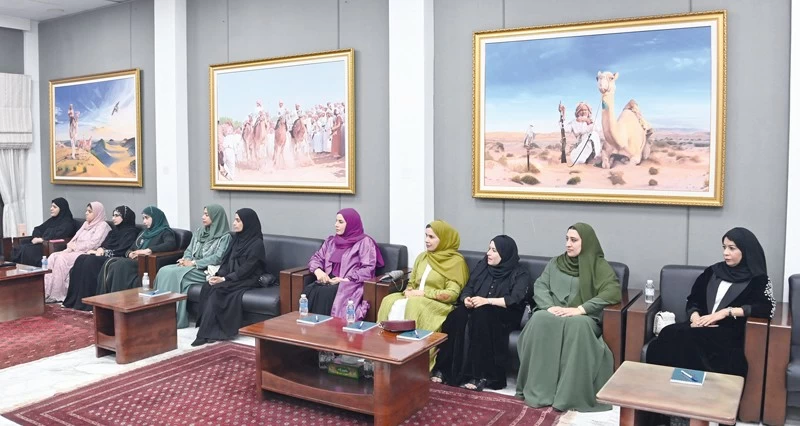 نادي المرأة للرياضة والإبداع الثقافـي ينظم جلسة حوارية بالنادي الثقافـي