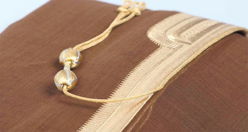 سلطنة عمان تسجل البشت فـي قوائم منظمة اليونسكو للتراث الثقافـي غير المادي