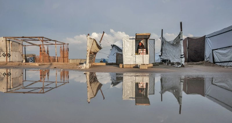 شهيد بنيران الاحتلال فـي بيت لاهيا وحصيلة الإبادة الإسرائيلية ترتفع إلى 70 ألفا و 366 شهيدا